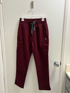 Figs - High Waisted Yola Skinny Scrub Pants - Burgundy - Small